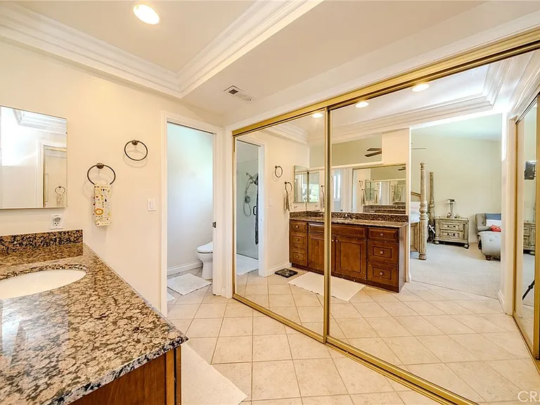 1901 Celeste Ln — Photo 30