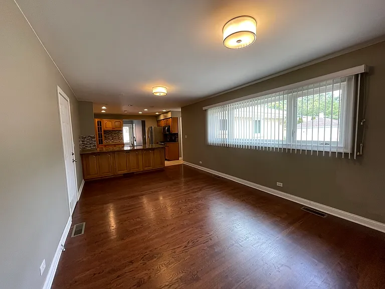 2241 Lee St — Photo 22