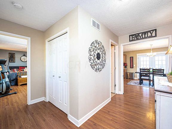 5th image of 441 Kathryn Dr