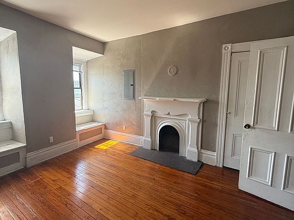 3rd image of 1608 Lowrie St #3