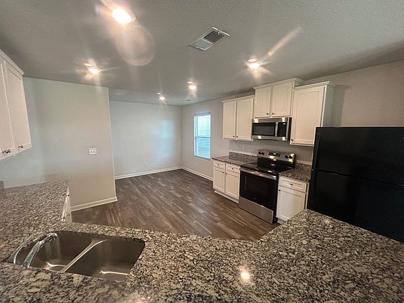 4th image of 259 Common Reed Dr