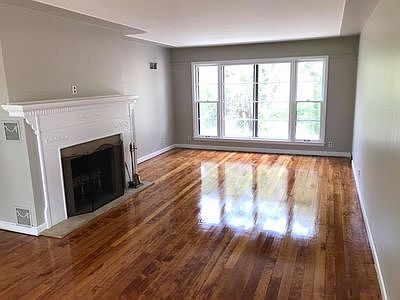 3rd image of 2520 Albion Ave