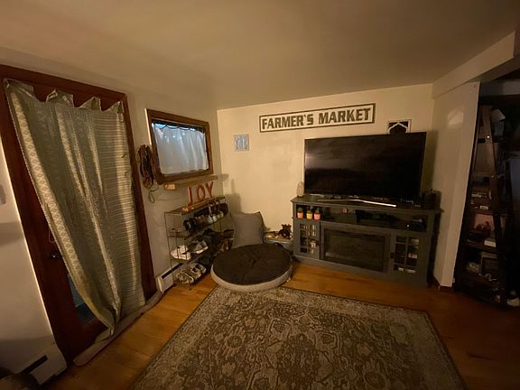 2nd image of 13 E Morgan St