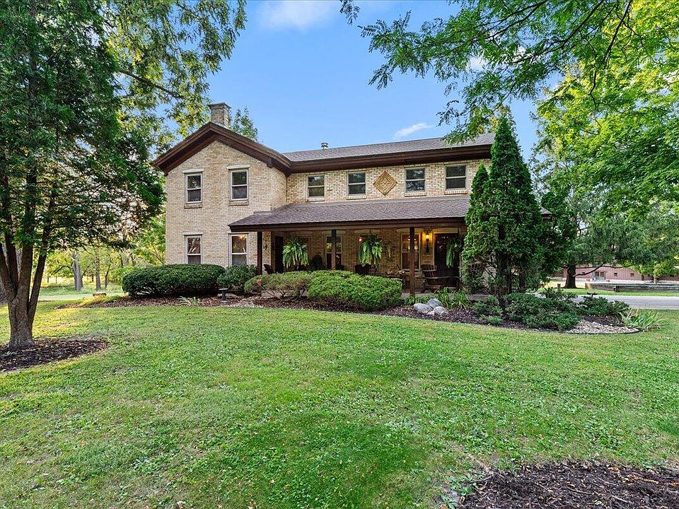 1st image of 802 S Teut ROAD