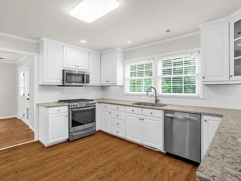 4205 Belvoir Dr — Photo 23