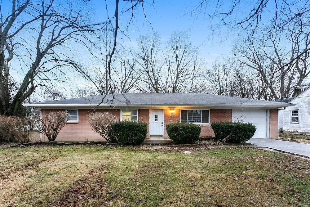 3 bed, 1.5 bath, 1107 sqft, $1,575 — Photo 1