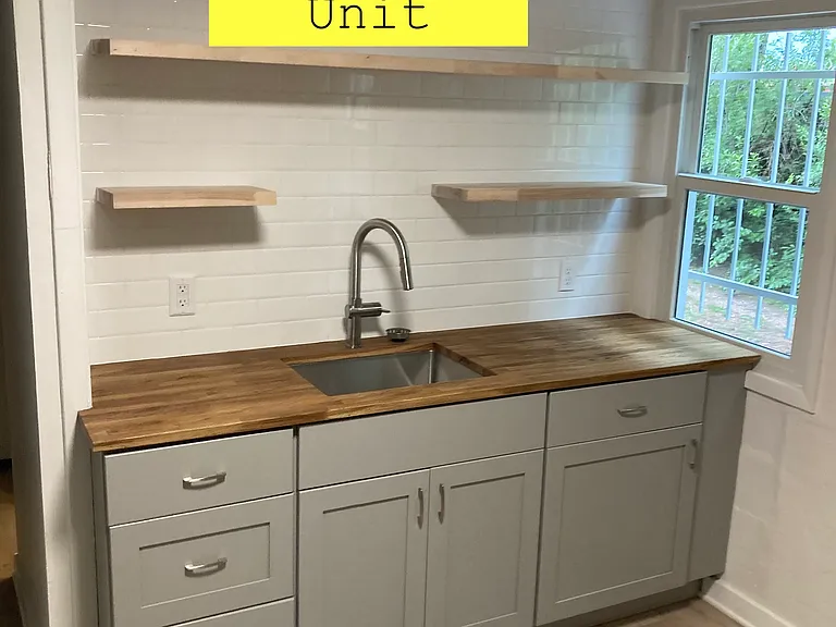 943 Raymond Pl — Photo 6