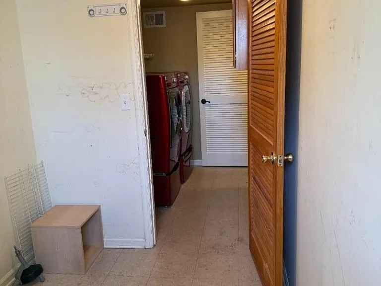 518 Downer St — Photo 33
