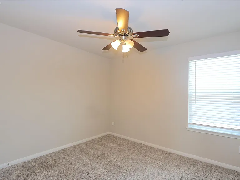 7219 Toluca Dr — Photo 3