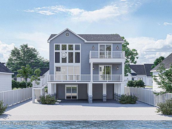 2nd image of 1004 Laurel Blvd
