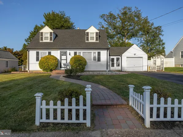 244 Regina Ave, Hamilton, NJ 08619