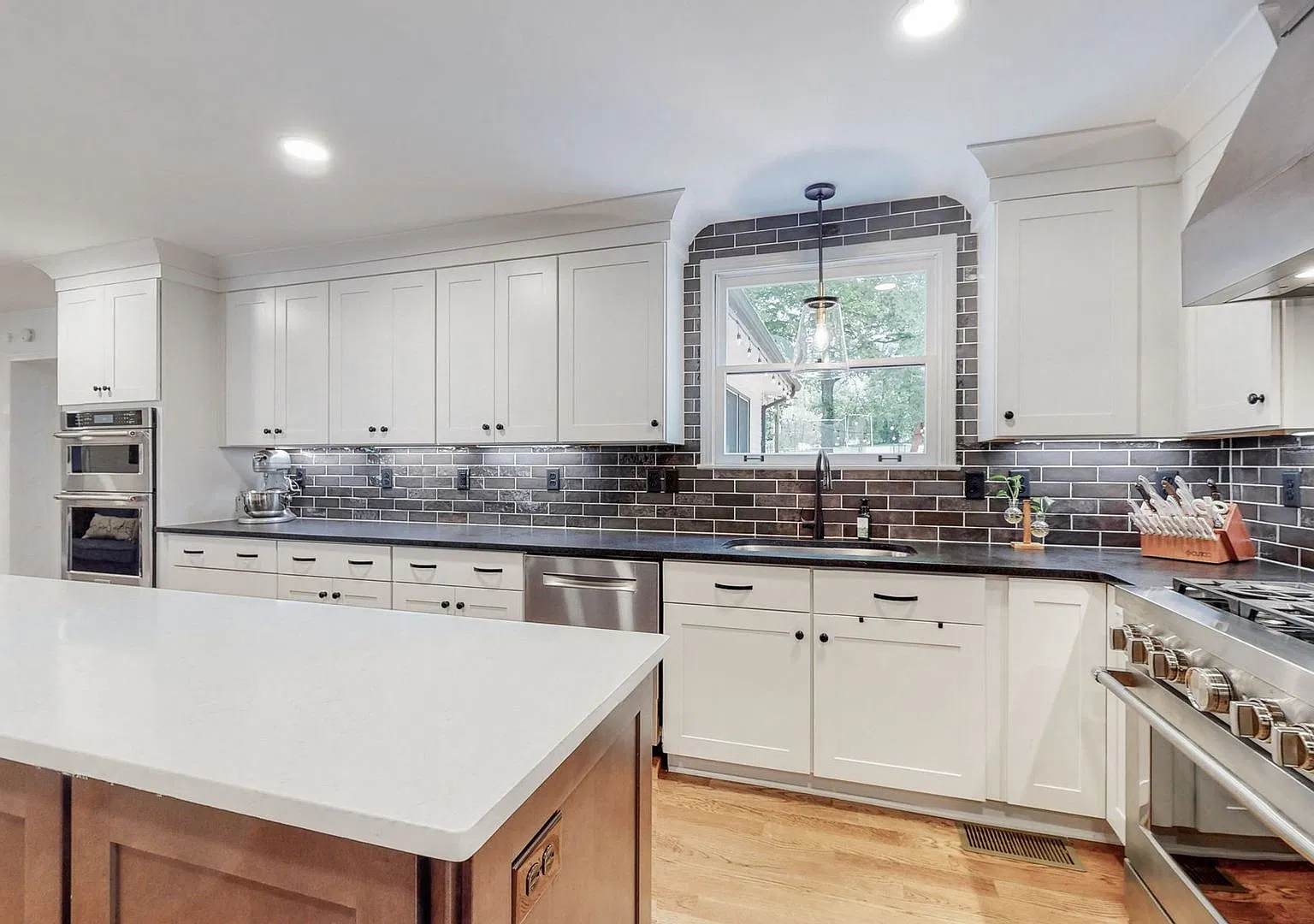 **Renovated Colonial On Over An Acre Zoned For Williamson County Brentwood Schools** — Photo 3