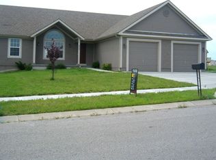 800 N Sam Barr Dr, Kearney, MO 64060