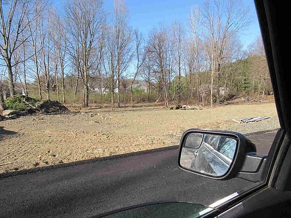4th image of 11 Will Tremper Dr