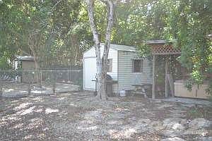 10 Oakwood yard2