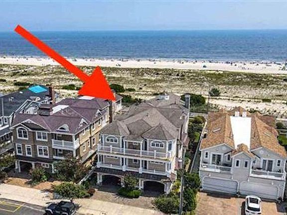 2nd image of 2139 Wesley Ave APT 1