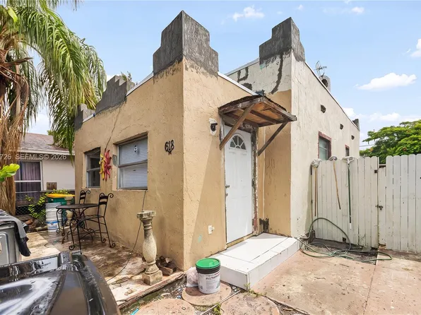 618 N D St, Lake Worth, FL 33460