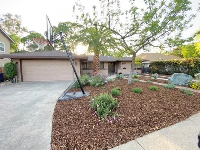 8136 Glen Alta Way photo 1