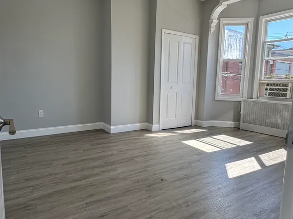 1515 Kerrigan Avenue image 11 of 14