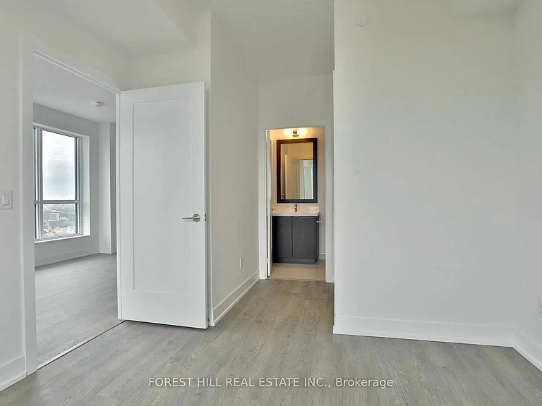 7 Mabelle Ave #3904 — Photo 24