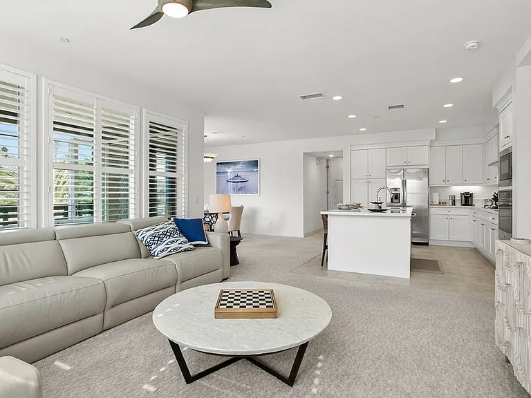 321 Doheny Way — Photo 8