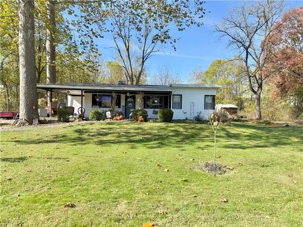 691 Cottage Grv, New Castle, PA 16105