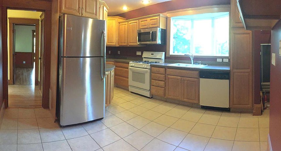 Eat-in Kitchen