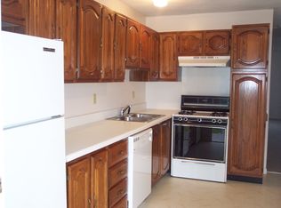 21 Village Cir APT 10, Ithaca, NY 14850