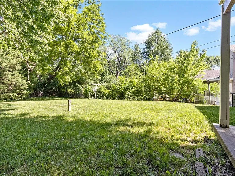 8023 Garfield Ave — Photo 22