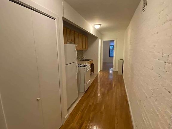 5th image of 109 Thompson St APT 4N