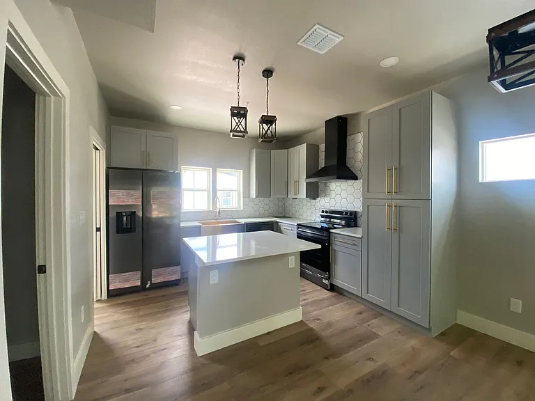 1823 Burnet St #2 — Photo 6