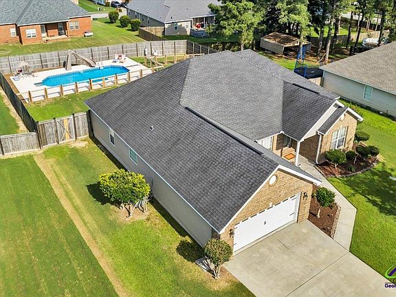 3rd image of 108 Satilla Ln