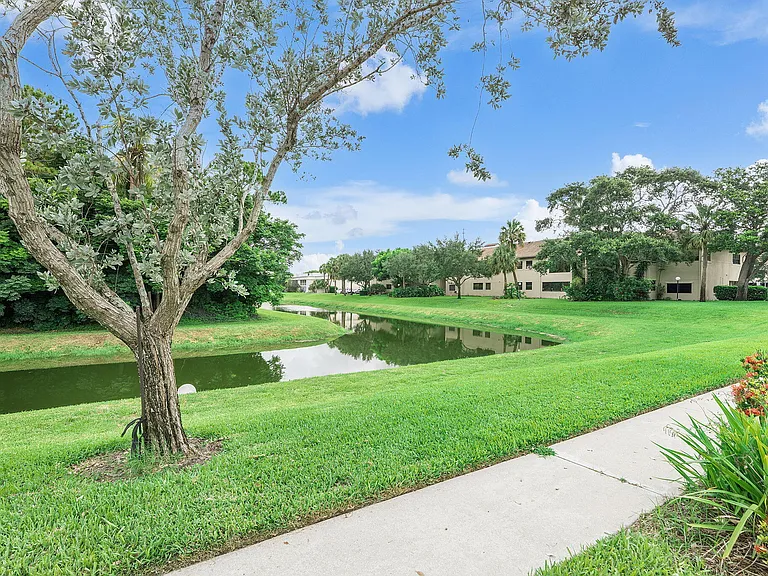 2704 Vision Dr — Photo 35