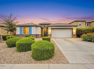 744 W DESERT HOLLOW Drive, San Tan Valley, AZ 85143