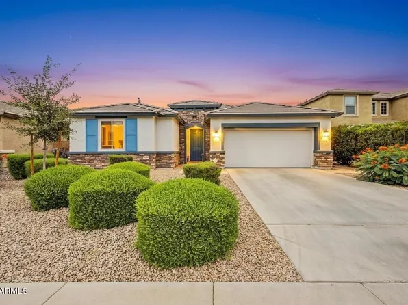 744 W DESERT HOLLOW Drive, San Tan Valley, AZ 85143
