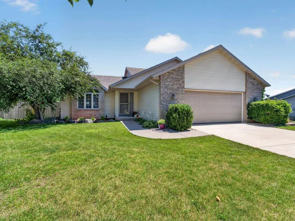 613 Greenfield Dr, Deforest, WI 53532
