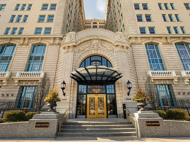 The Belden Stratford — Photo 1