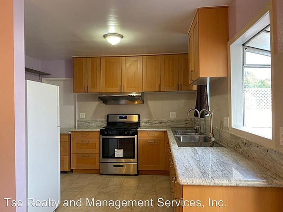 3rd image of 1816 S McPherrin Ave