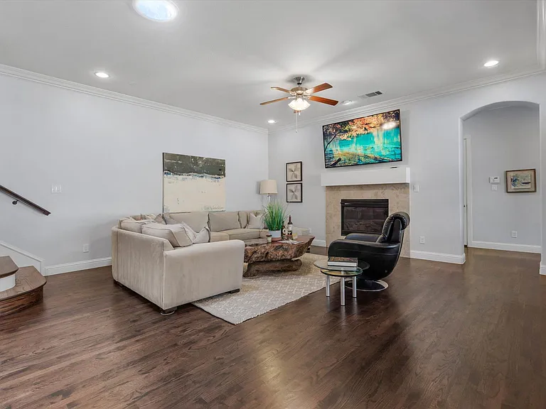 408 Montpelier Dr — Photo 6