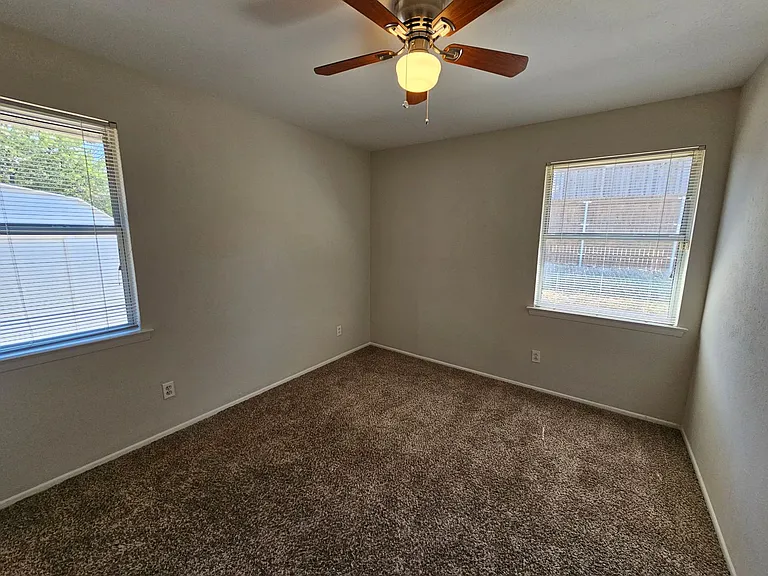 2906 Candlewick Ln — Photo 21