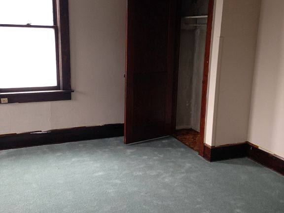 4th image of 105 6th St #105