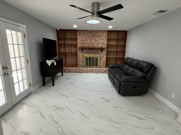 747 Taylor Rd — Photo 18