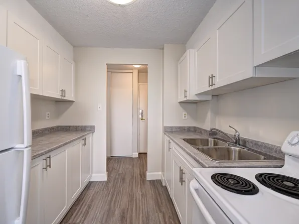 Campbell Court Apartments