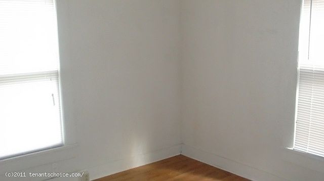 1st image of 902 Vermont Ave