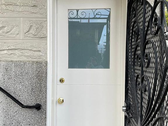 3rd image of 685 Francisco St