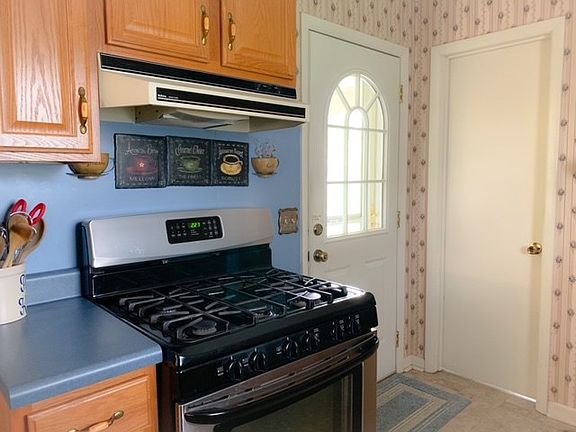 4th image of 723 Gentry Ln