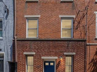 927 Hall St, Philadelphia, PA 19147