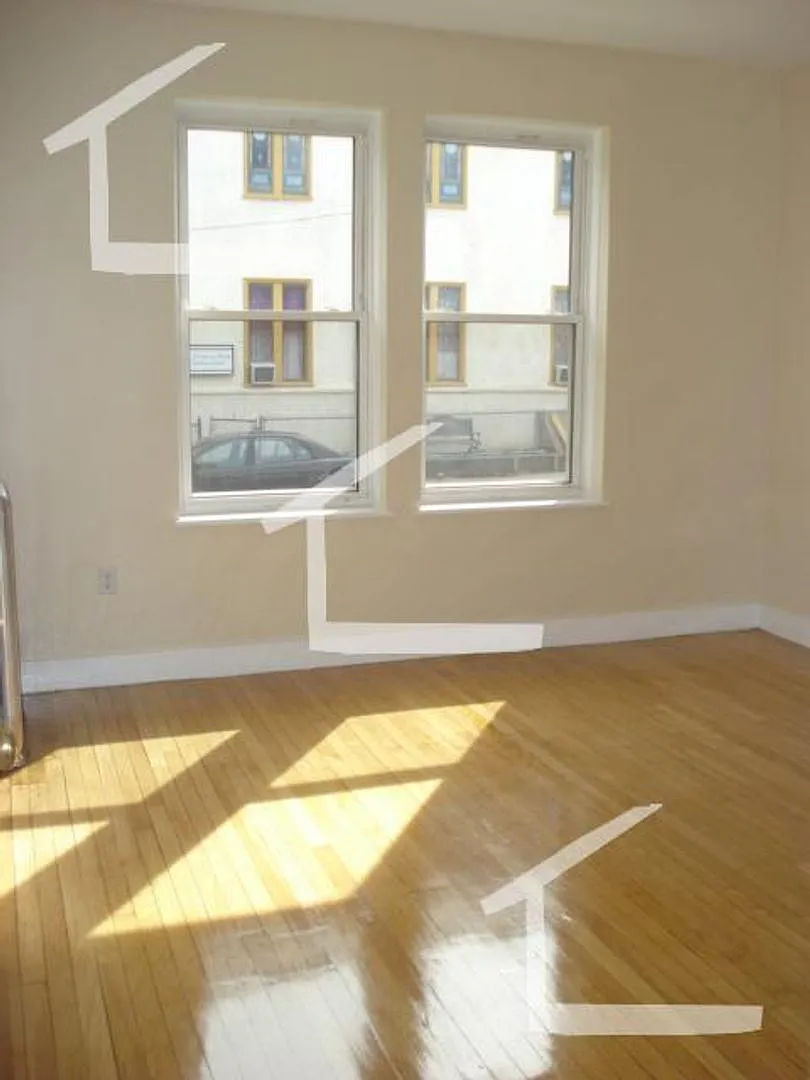 Building Photo - 8B Farrington Ave #A2