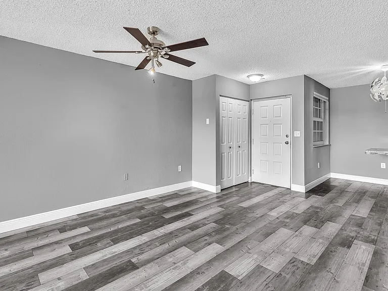 2820 Oakland Forest Dr #107 — Photo 19