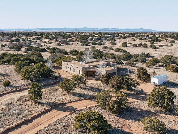 2nd image of 275 Avenida Eldorado